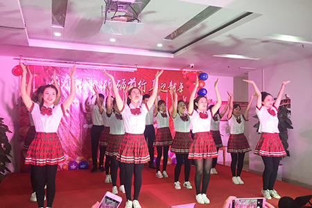 晚会4.jpg